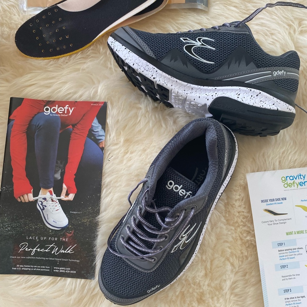Gdefy walking shoes